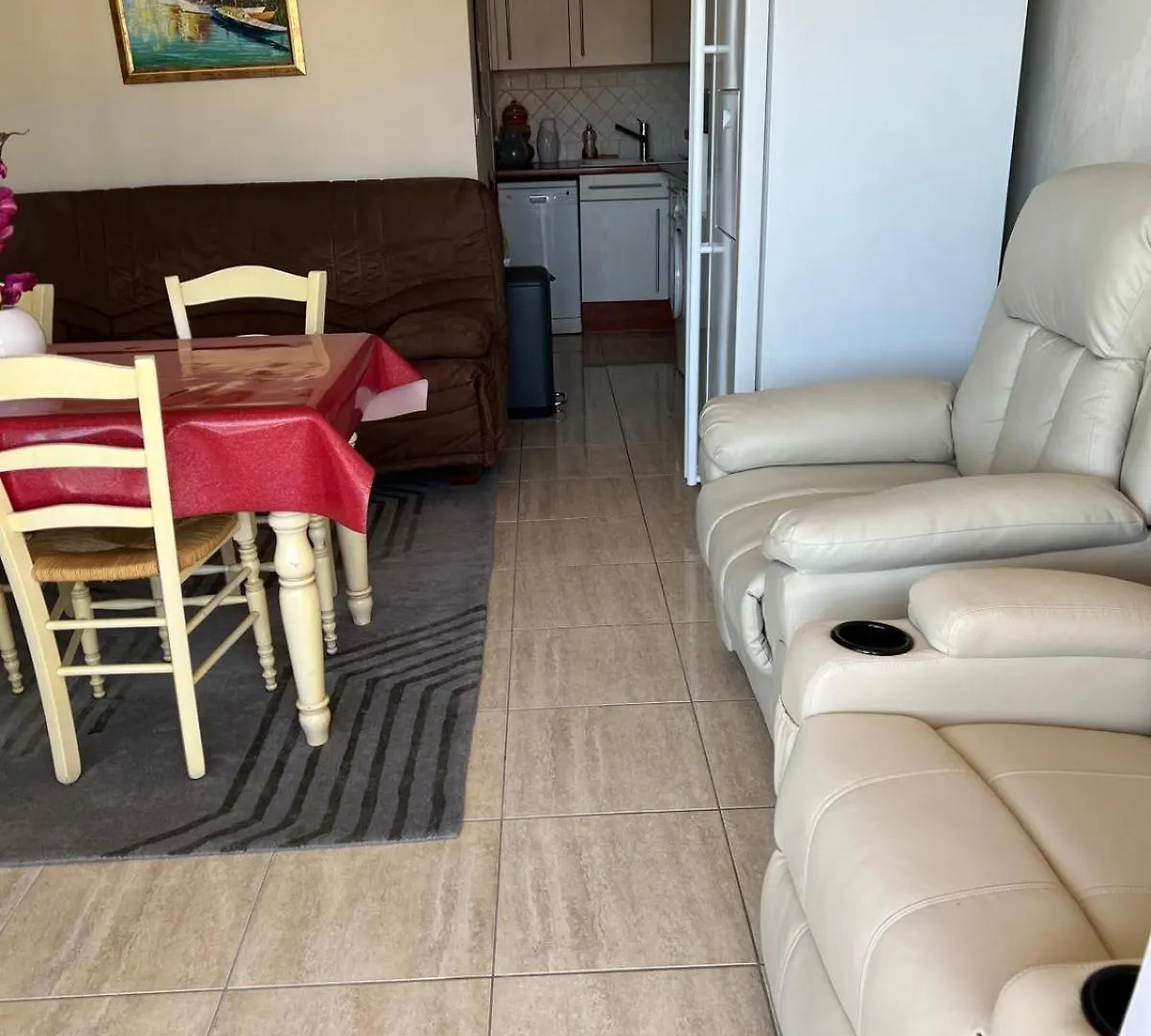 Apartment T2 Climatise Au Coeur De Cavalaire, Avec Terrasse, Garage, Proche Des Plages Et Commerces- Onda Di Mar France
