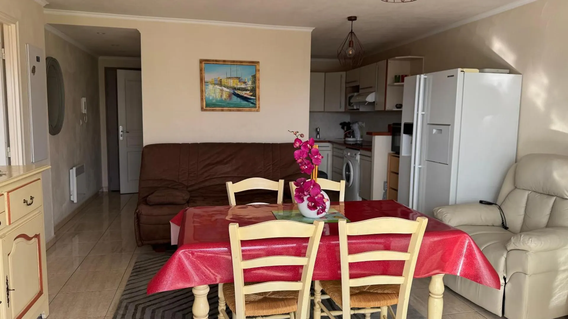 Apartment T2 Climatise Au Coeur De Cavalaire, Avec Terrasse, Garage, Proche Des Plages Et Commerces- Onda Di Mar